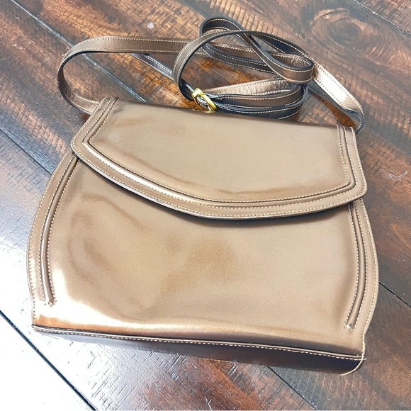 Salvatore Ferragamo Elegant Brown Leather Shoulder Bag - Picture 1 of 9